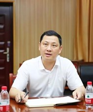 學校領導到英国正版365官方网站開展調研和期末工作布置